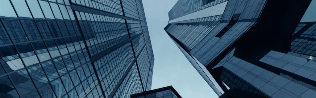 Controlling real estate instead of managing it